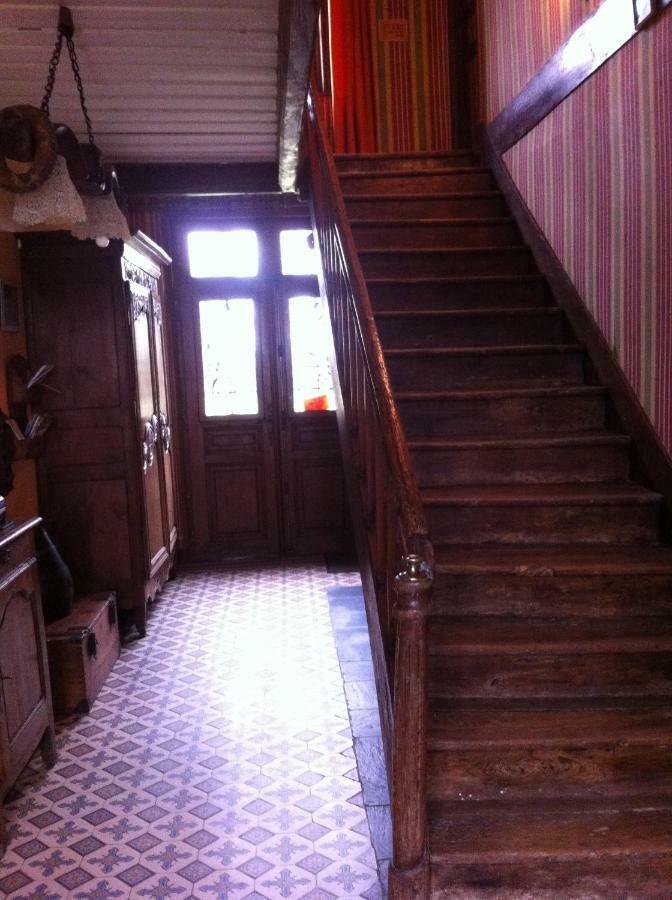 Bed and Breakfast La Ferme Des Vignes Hotot-en-Auge Esterno foto