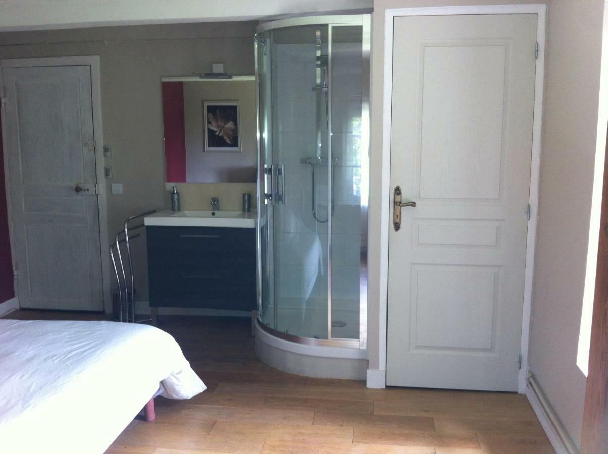 Bed and Breakfast La Ferme Des Vignes Hotot-en-Auge Esterno foto